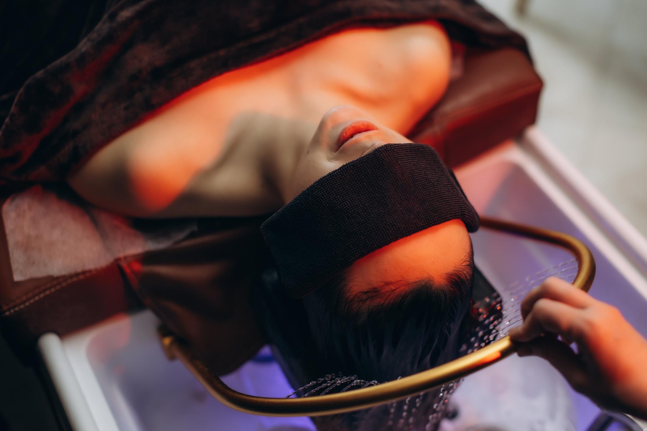 Massage du cuir chevelu japonais